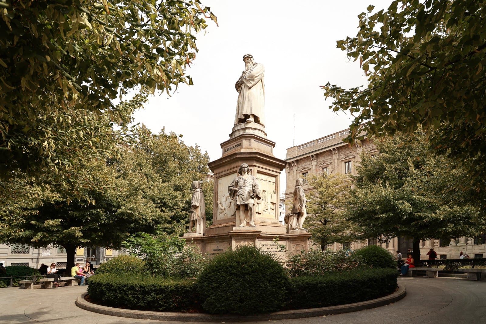 Monument depicting Leonardo da Vinci and his four students in Piazza della Scala in Milan