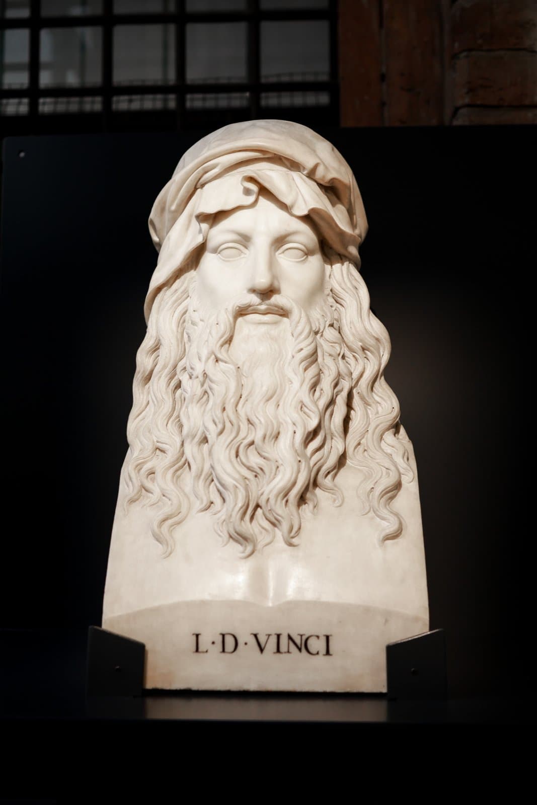 Busto que representa a Leonardo da Vinci ubicado en el Museo del Cenacolo Vinciano