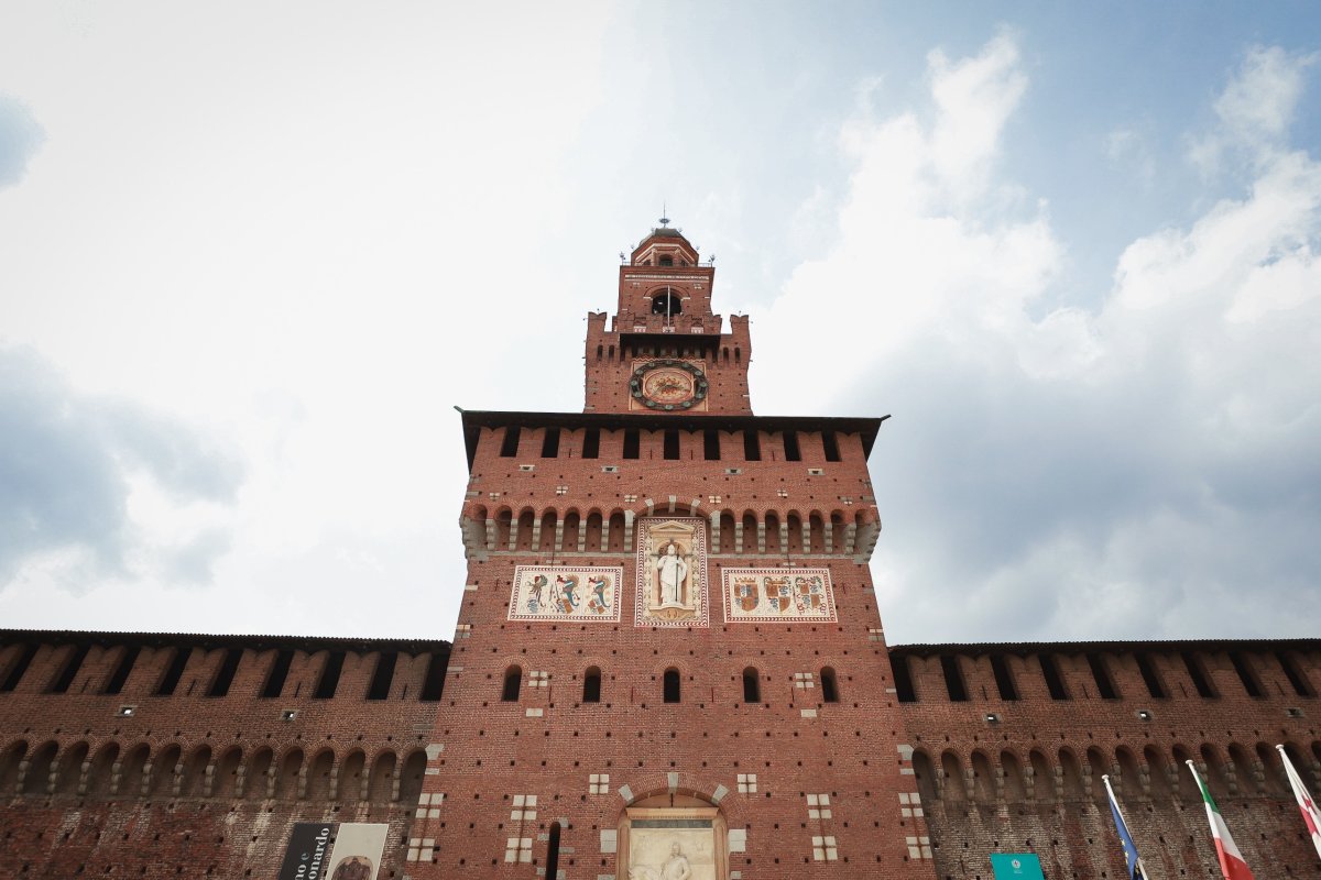 Milan Walking Tour: From the Duomo to the Fashion District